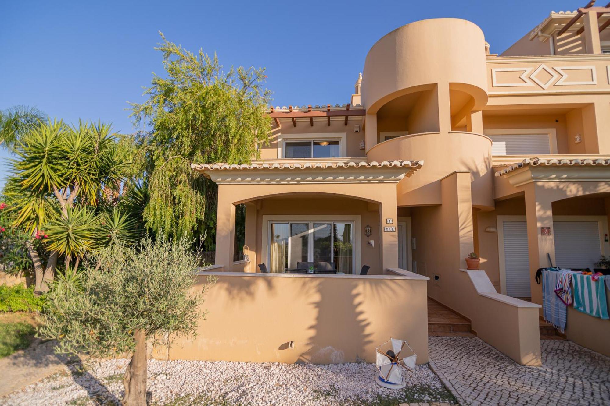 Quinta Da Boa Nova - Cheerful And Spacious 2-Bedroom Duplex エストンバル エクステリア 写真