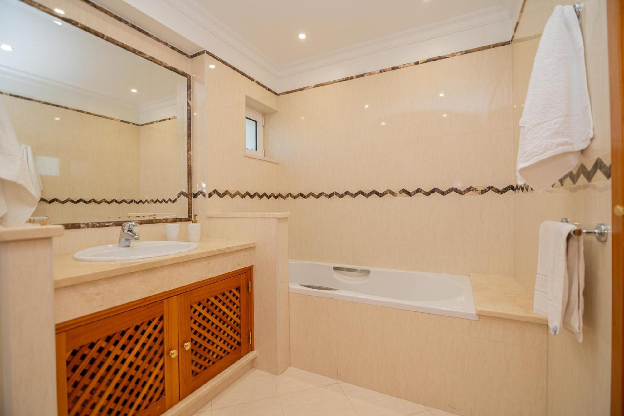 Quinta Da Boa Nova - Cheerful And Spacious 2-Bedroom Duplex エストンバル エクステリア 写真