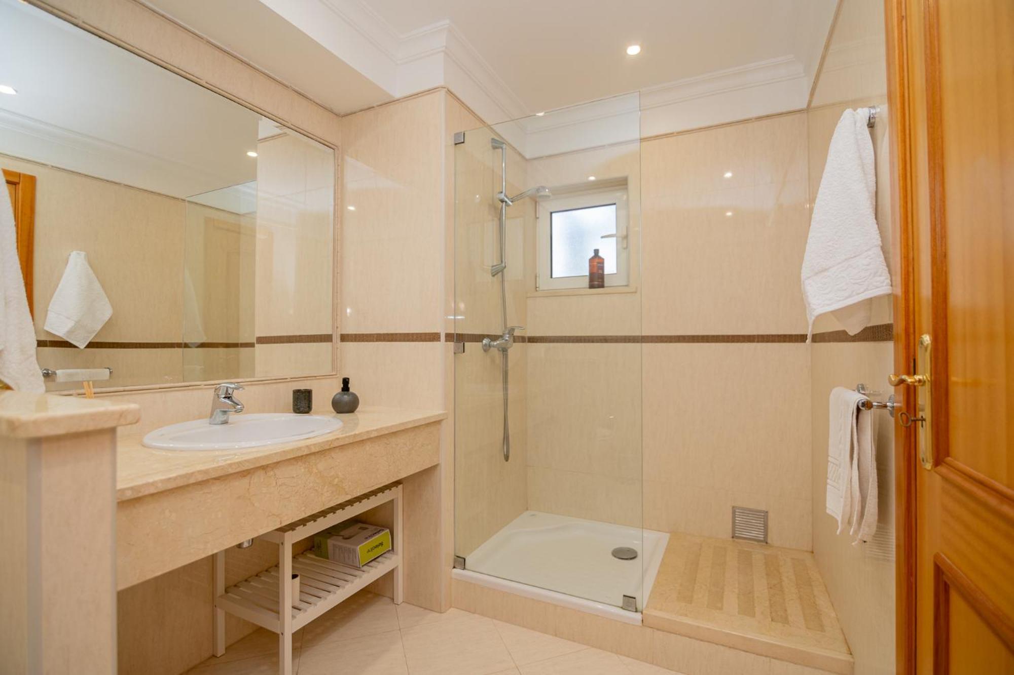 Quinta Da Boa Nova - Cheerful And Spacious 2-Bedroom Duplex エストンバル エクステリア 写真