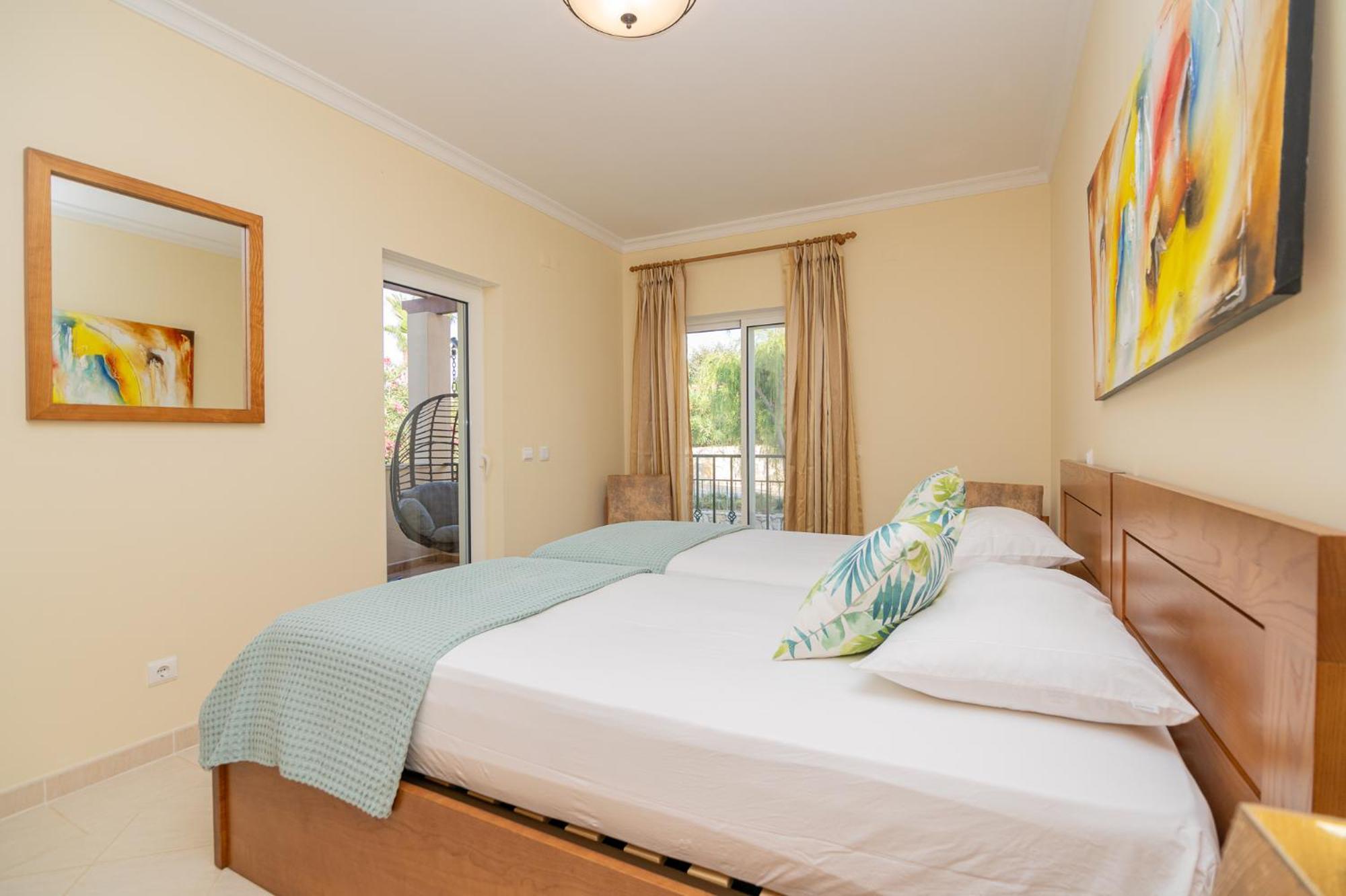 Quinta Da Boa Nova - Cheerful And Spacious 2-Bedroom Duplex エストンバル エクステリア 写真